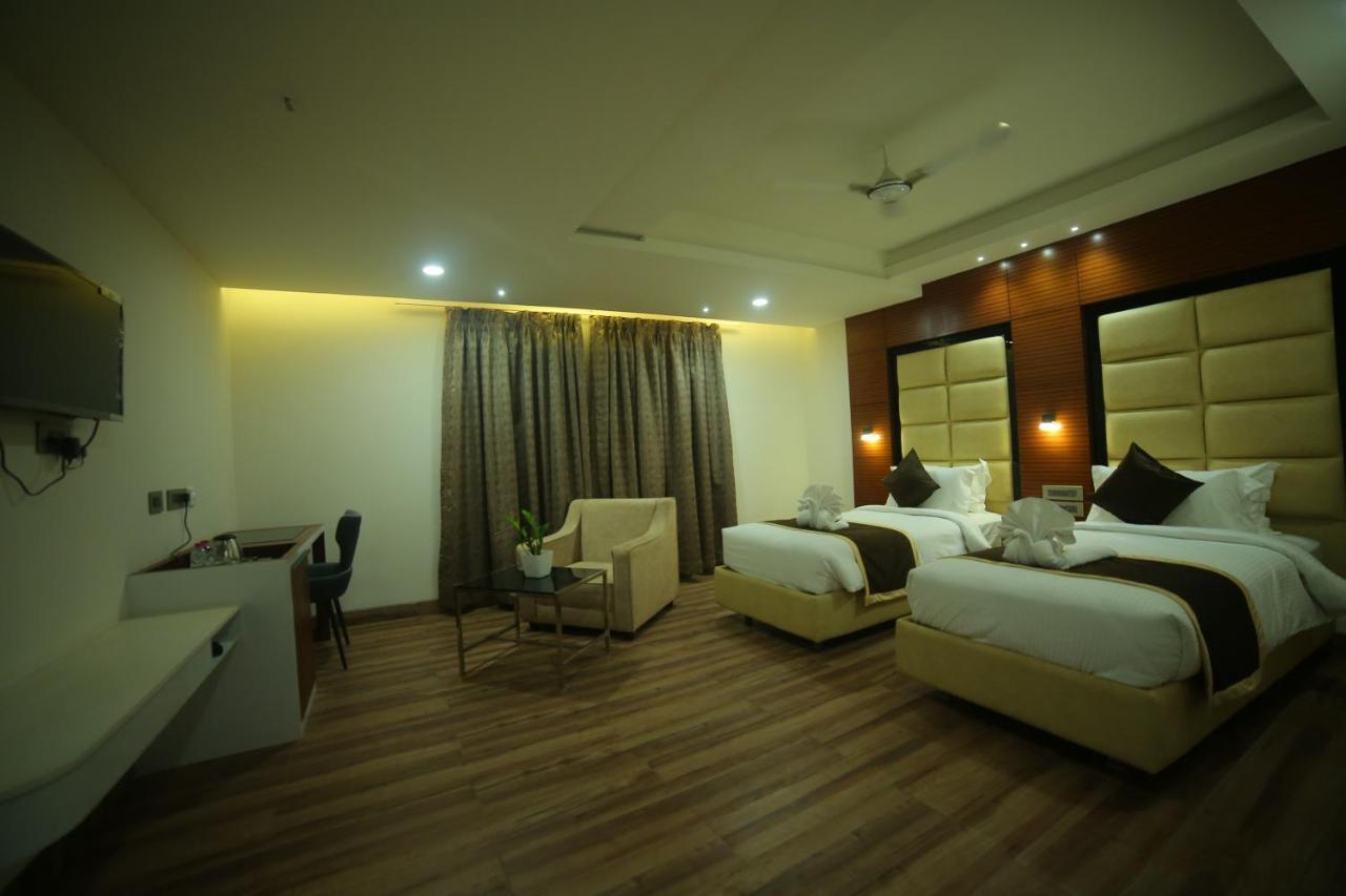 Sree Fortune Grand, Tadepalli Hotel Tadepalle Exterior photo