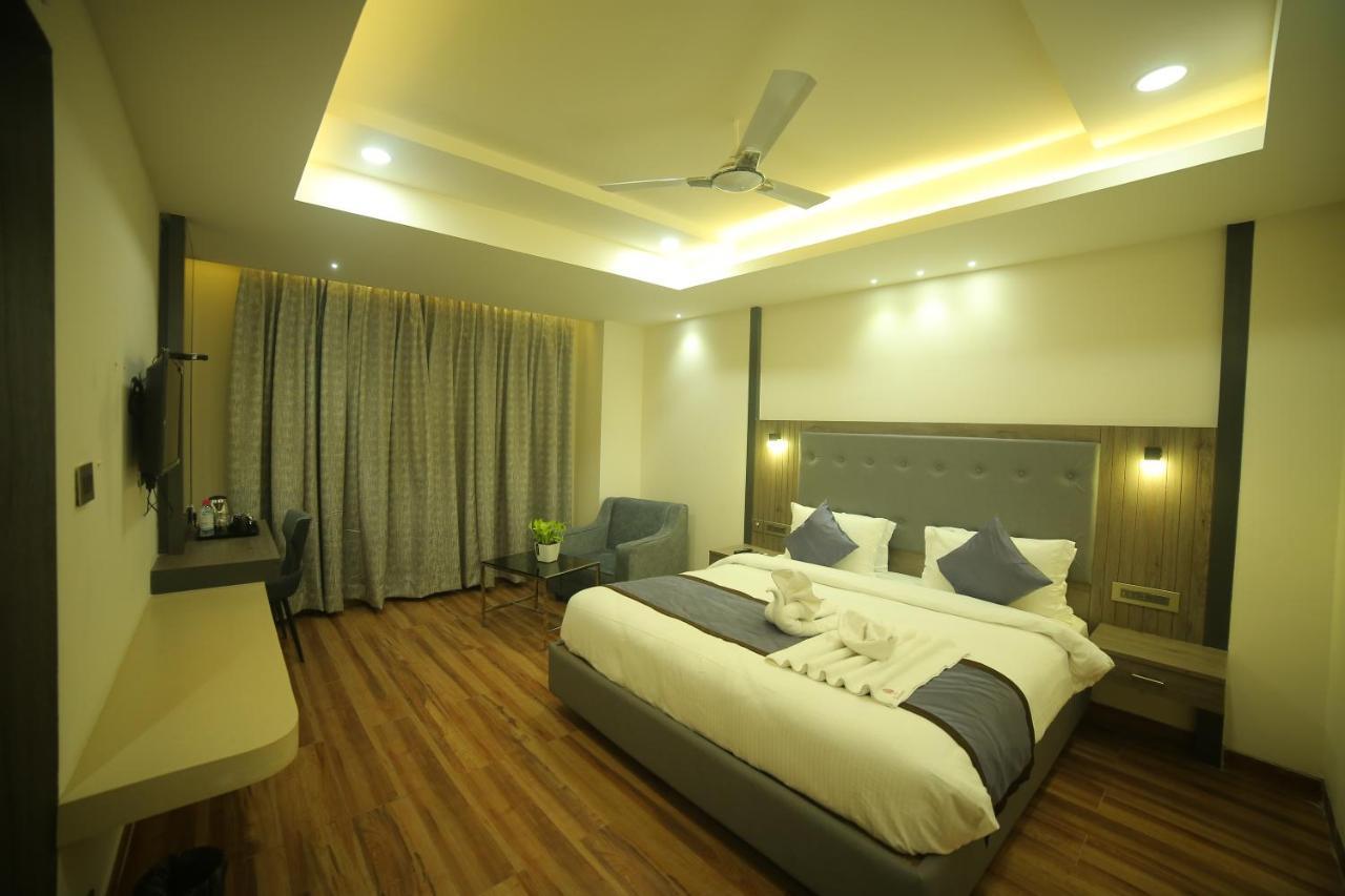 Sree Fortune Grand, Tadepalli Hotel Tadepalle Exterior photo